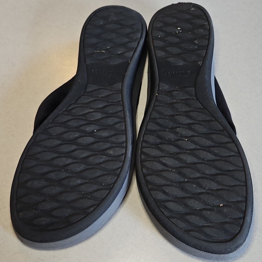 Clarks Cloudstepper Cusion Thong Sandals - Picture 11 of 12